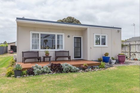 Photo of property in 3 Kauwhata Street, Himatangi Beach, Foxton, 4891