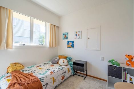 Photo of property in 67 Queens Road, Waikanae Beach, Waikanae, 5036