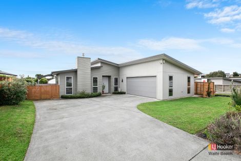 Photo of property in 15 Browns Drive, Waihi Beach, 3611