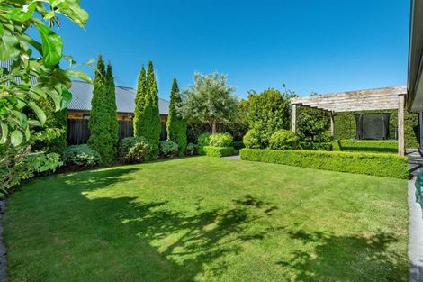 Photo of property in 12 Sheraton Place, Redwood, Christchurch, 8051