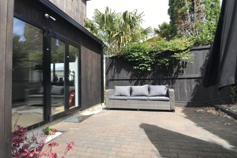 Photo of property in 2/92 Churchill Road, Murrays Bay, Auckland, 0630