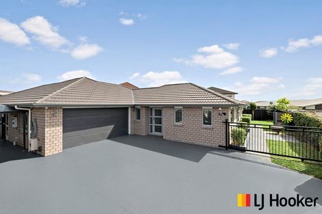 Photo of property in 27 Capriana Drive, Karaka, Papakura, 2113
