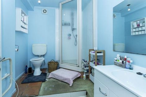 Photo of property in 71 Lauderdale Road, Birkdale, Auckland, 0626