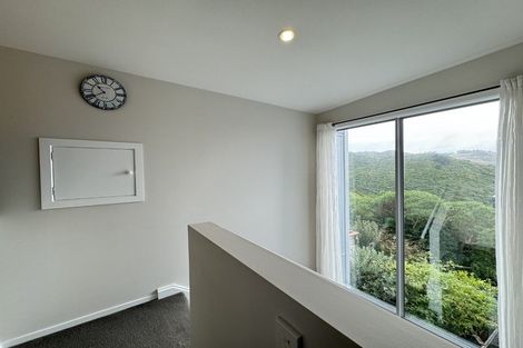 Photo of property in 61 Tamworth Crescent, Newlands, Wellington, 6037