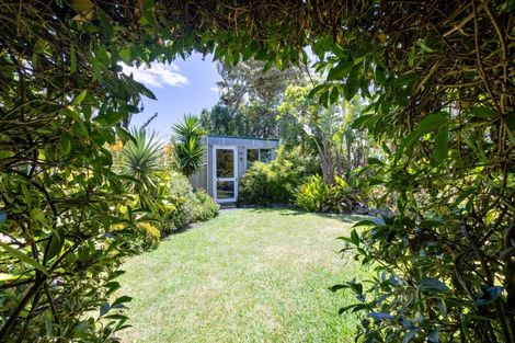 Photo of property in 6 Sea View Road, Baylys Beach, Dargaville, 0377