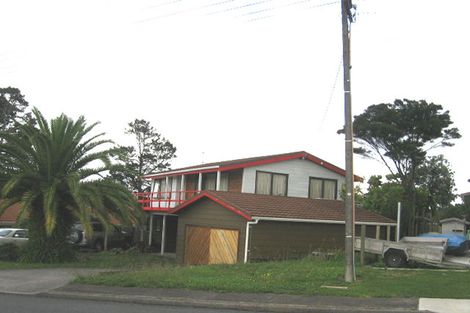 Photo of property in 51 Colonial Road, Chatswood, Auckland, 0626