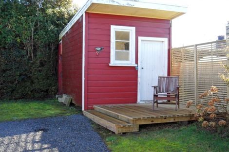 Photo of property in 10 Miro Street, Kaka Point, 9271