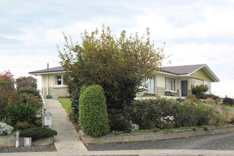 Photo of property in 19 Saint Andrew Place, Balclutha, 9230