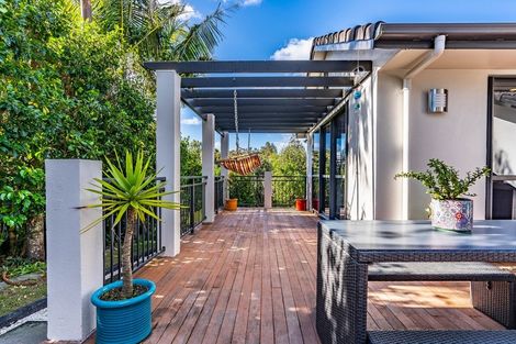 Photo of property in 37 Blue Heron Rise, Stanmore Bay, Whangaparaoa, 0932