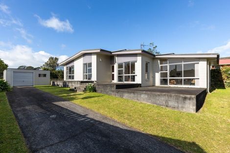 Photo of property in 108 Riversdale Drive, Merrilands, New Plymouth, 4312