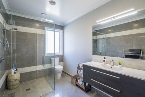 Photo of property in 3 Saint Vincent Way, Waikanae, 5036