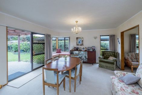 Photo of property in 8 Runanga Grove, Waikanae, 5036