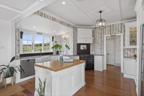 Photo of property in 207 Upper Pitone Road, Pitone, New Plymouth, 4374