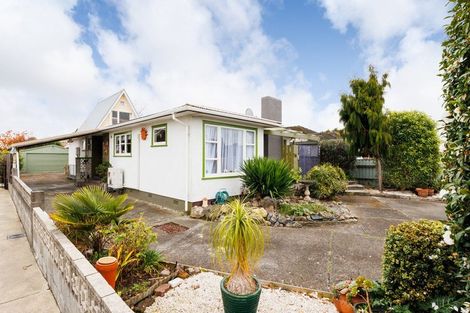 Photo of property in 14 Brightwater Terrace, Terrace End, Palmerston North, 4410