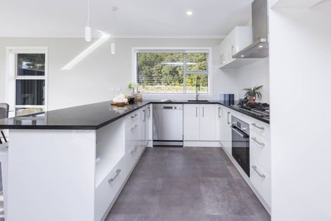 Photo of property in 22 Fenwick Crescent, Wallaceville, Upper Hutt, 5018