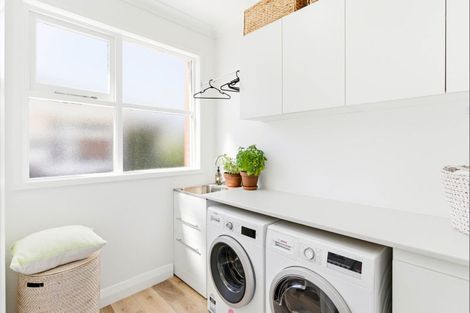 Photo of property in 17 Wycolla Avenue, Saint Clair, Dunedin, 9012