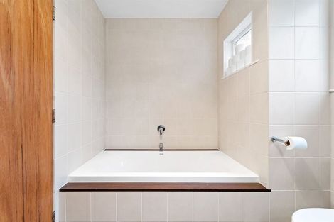 Photo of property in 43 Cranston Street, Torbay, Auckland, 0632