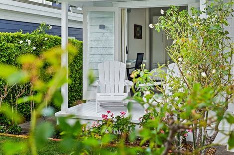 Photo of property in 1 Bangor Street, Point Chevalier, Auckland, 1022