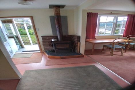 Photo of property in 92 Wyndham Road, Pinehaven, Upper Hutt, 5019