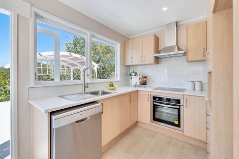 Photo of property in 25 Compton Street, Hillcrest, Auckland, 0627