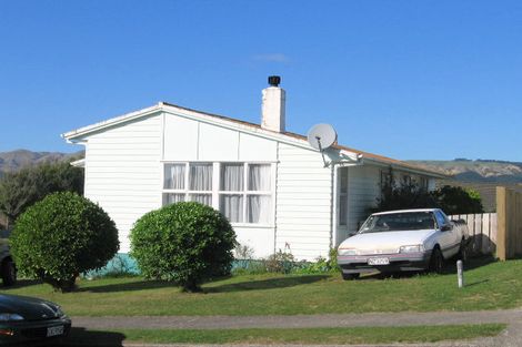 Photo of property in 29 Takapuwahia Drive, Takapuwahia, Porirua, 5022