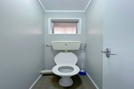 Photo of property in 2/82 Moore Street, Hillcrest, Auckland, 0627