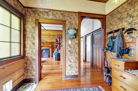 Photo of property in 21 Egmont Street, Patea, 4520