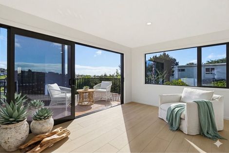 Photo of property in 8a Cedar Terrace, Stanmore Bay, Whangaparaoa, 0932