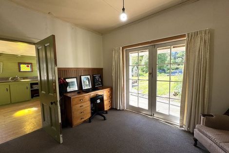 Photo of property in 10 Hinahina Road, Owaka, 9586