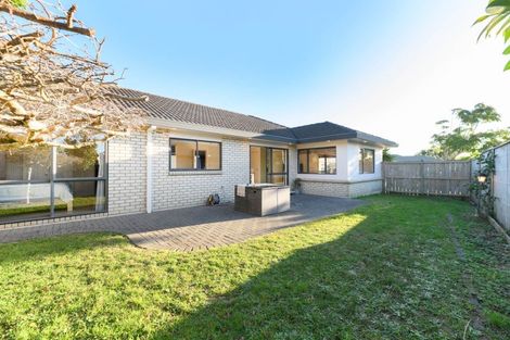 Photo of property in 20 Caragh Place, East Tamaki, Auckland, 2016