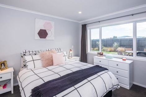 Photo of property in 3 Gallipoli Place, Paraparaumu, 5032