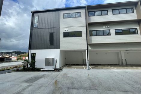 Photo of property in 1/5g Dishys Road, Flat Bush, Auckland, 2019
