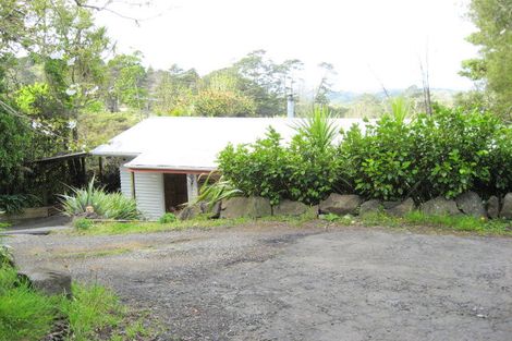 Photo of property in 25 Raroa Terrace, Waiatarua, Auckland, 0604