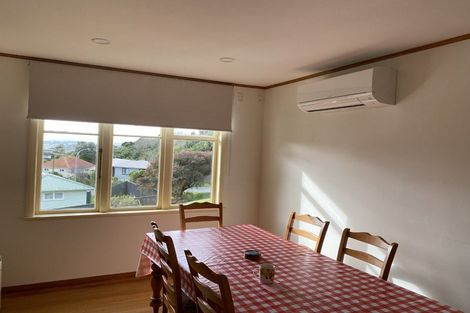 Photo of property in 3 Cecil Road, Tawa, Wellington, 5028