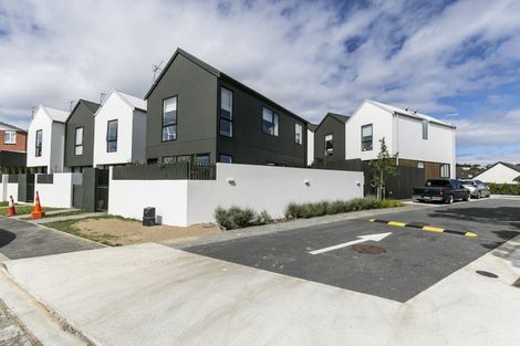 Photo of property in 11/6 Oswald Crescent, Paparangi, Wellington, 6037