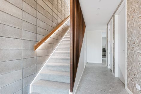 Photo of property in 2/3 Tremaine Avenue, Two Mile Bay, Taupo, 3330