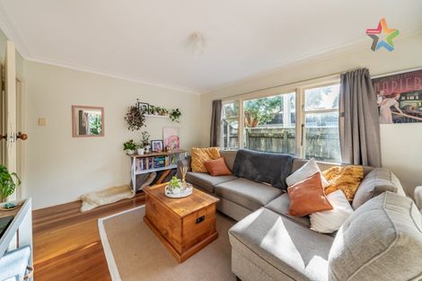 Photo of property in 2/264 Muritai Road, Eastbourne, Lower Hutt, 5013