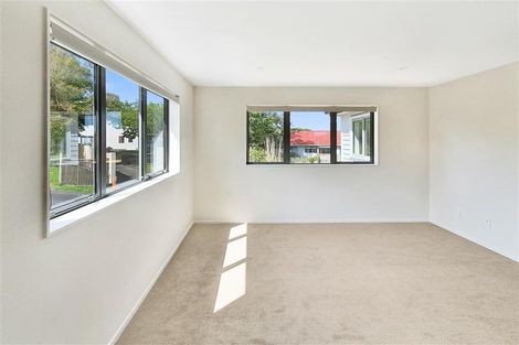 Photo of property in 38b West Harbour Drive, West Harbour, Auckland, 0618