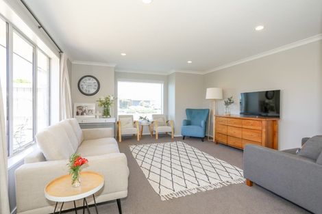 Photo of property in 21 Jacqueline Drive, West Melton, 7618