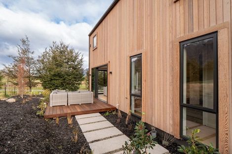 Photo of property in 13 Soudley Court, Jacks Point, Queenstown, 9371