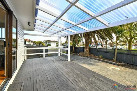 Photo of property in 2 Serrano Place, Clover Park, Auckland, 2023