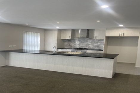 Photo of property in 10 Pipipi Crescent, Takanini, 2112