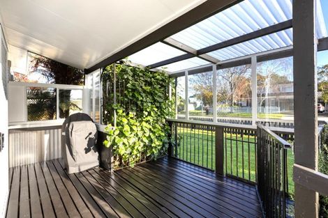 Photo of property in 2/198 Windermere Drive, Poike, Tauranga, 3112