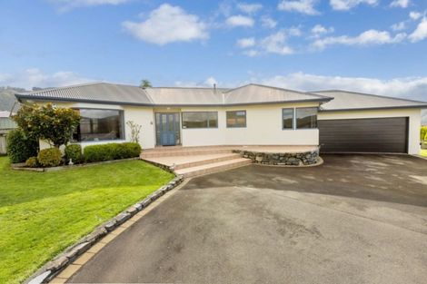 Photo of property in 34 Birkinshaw Grove, Riverstone Terraces, Upper Hutt, 5018