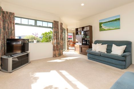 Photo of property in 87a Elan Place, Stanmore Bay, Whangaparaoa, 0932