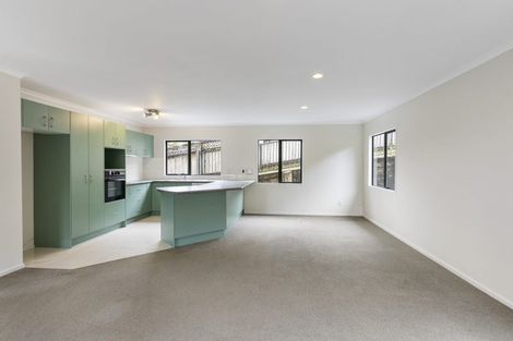 Photo of property in 2/14 Mossop Rise, Glenfield, Auckland, 0629