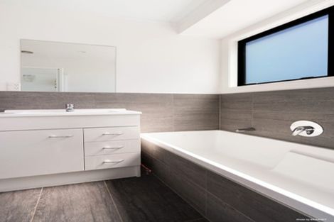 Photo of property in 4 Ririno Place, Manurewa, Auckland, 2102