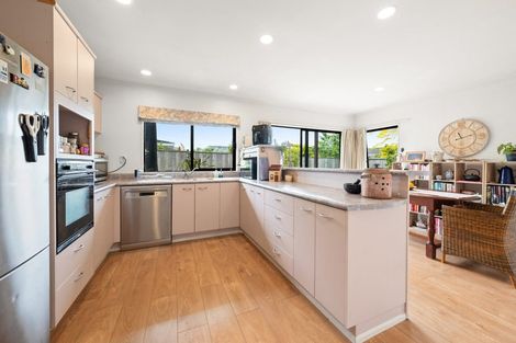 Photo of property in 91 Meadway, Sunnyhills, Auckland, 2010