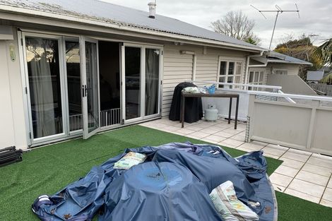 Photo of property in 2/20 Hutchinsons Road, Bucklands Beach, Auckland, 2014