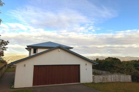 Photo of property in 5 Swain Grove, Riverstone Terraces, Upper Hutt, 5018